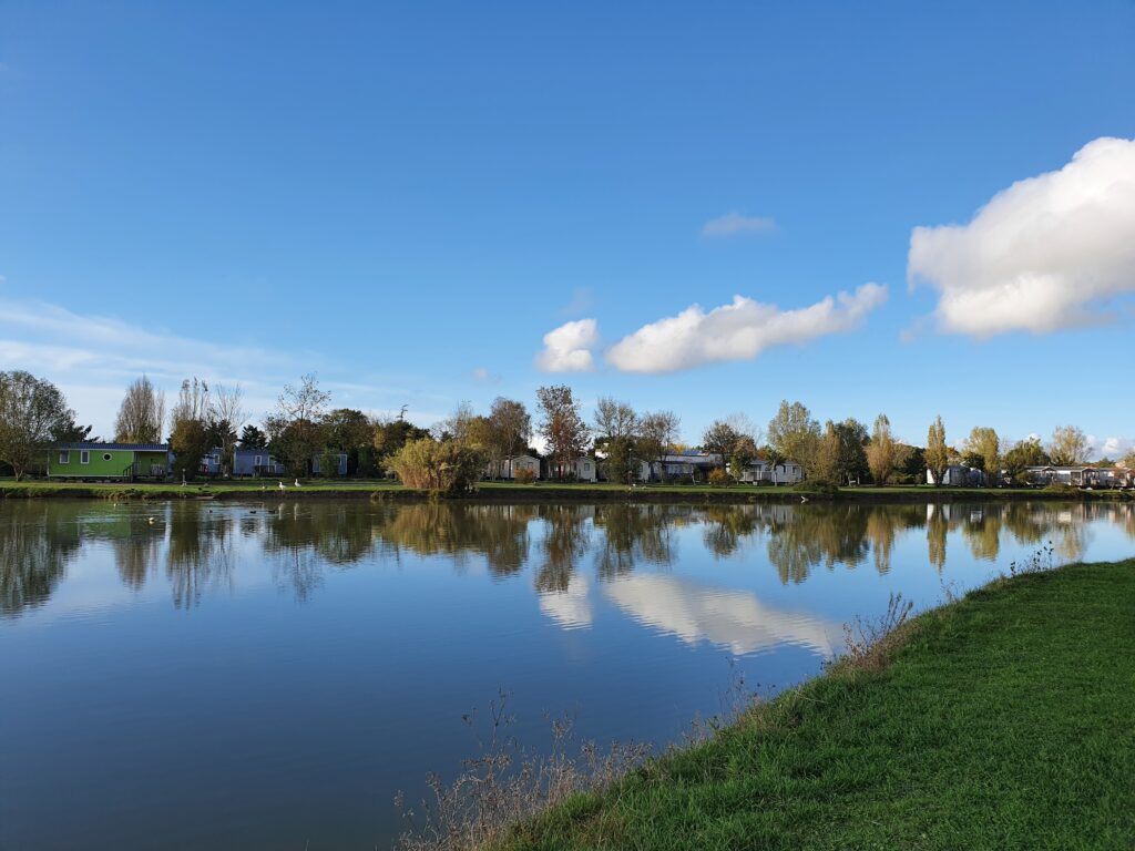 etang camping le bateau